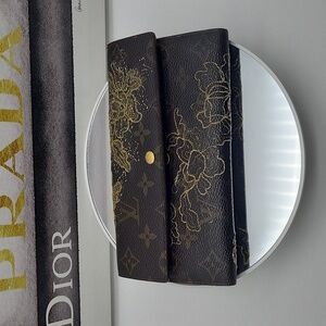 ‼️FREE SHIPPING‼️Make an offer, limited edition louis vuitton wallet